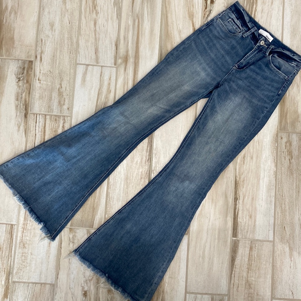 Vervet Sunfaded Mid Rise Mini Flare - Size 26
